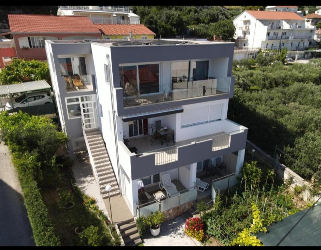 Apartments Anaivana Trogir Bagian luar foto