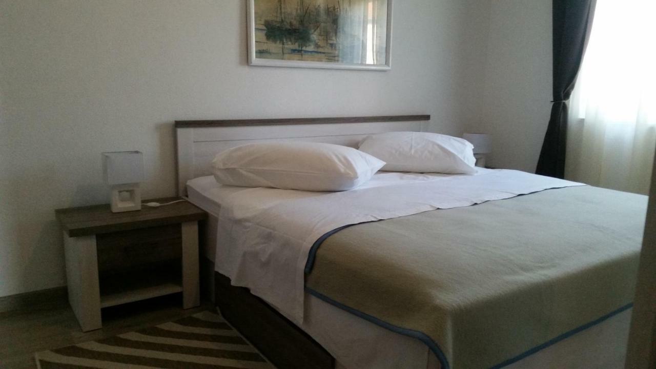 Apartments Anaivana Trogir Bagian luar foto