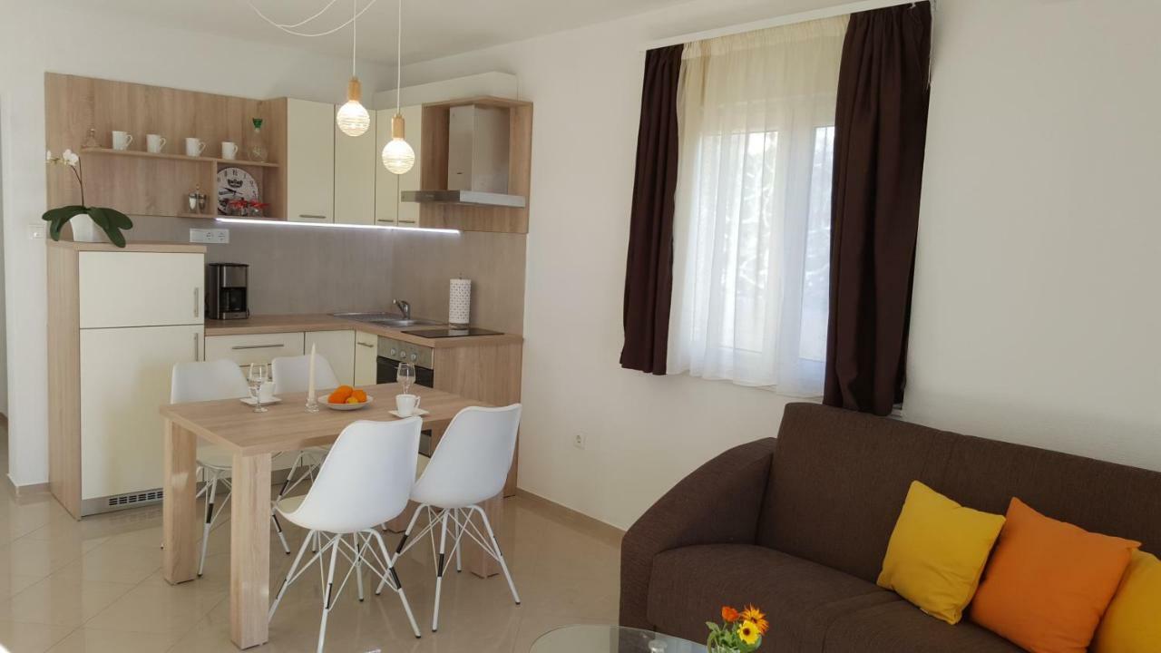 Apartments Anaivana Trogir Bagian luar foto