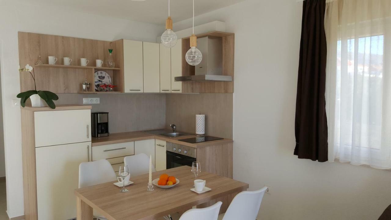 Apartments Anaivana Trogir Bagian luar foto