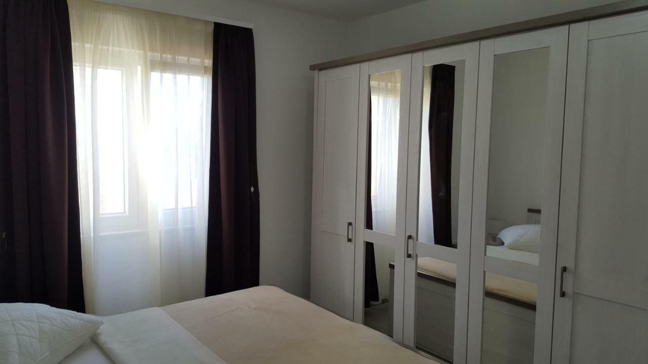 Apartments Anaivana Trogir Bagian luar foto