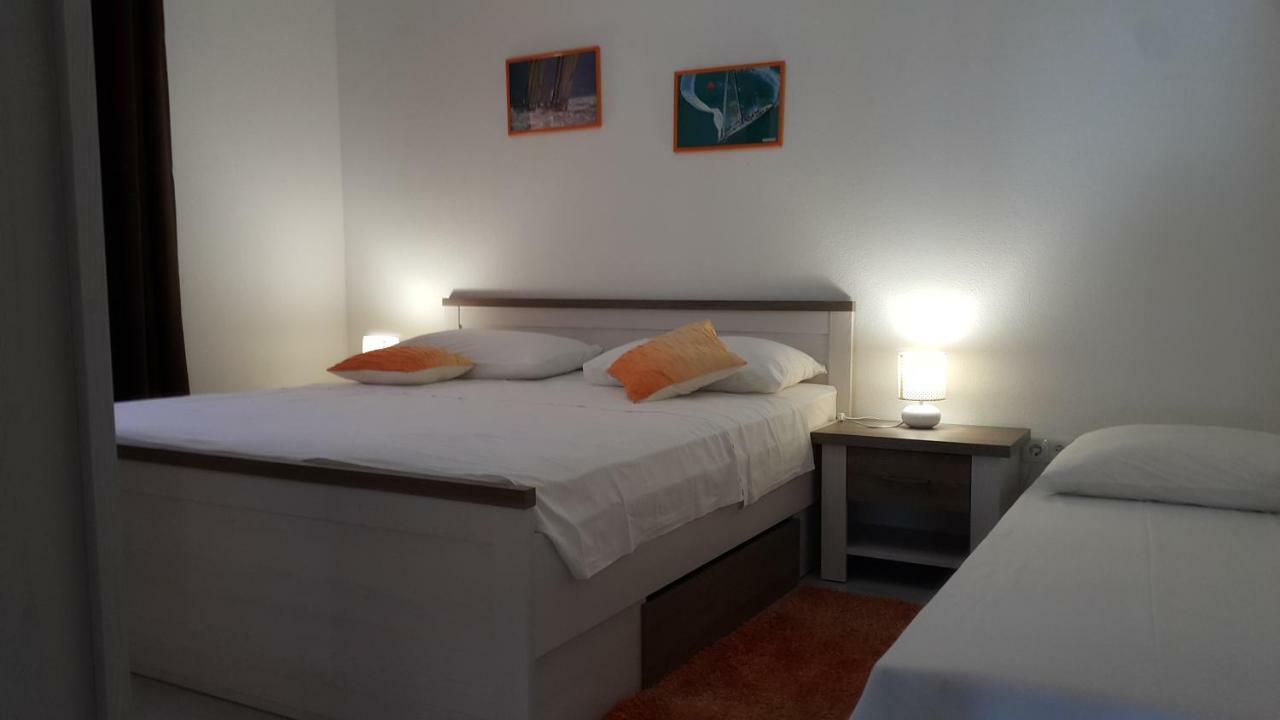 Apartments Anaivana Trogir Bagian luar foto