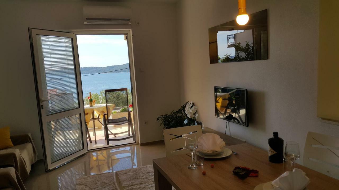 Apartments Anaivana Trogir Bagian luar foto