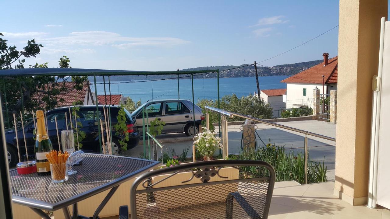 Apartments Anaivana Trogir Ruang foto